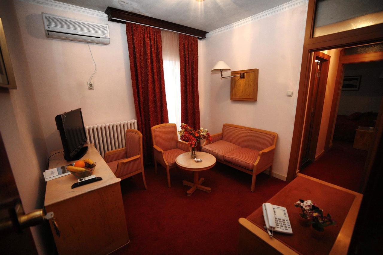 Golden Inn Hotel Majdanpek Zewnętrze zdjęcie