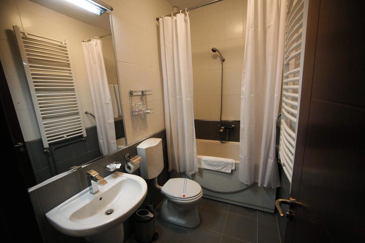 Golden Inn Hotel Majdanpek Zewnętrze zdjęcie