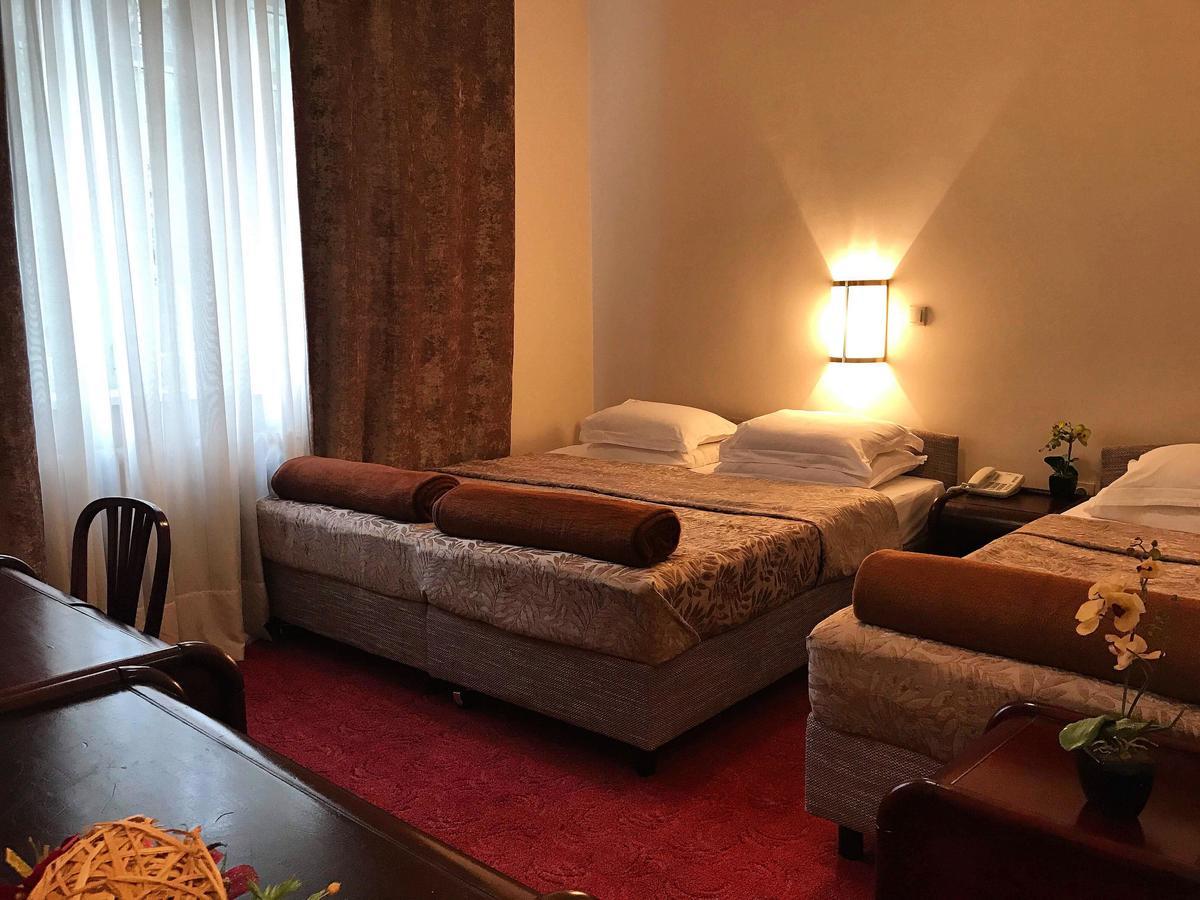 Golden Inn Hotel Majdanpek Zewnętrze zdjęcie