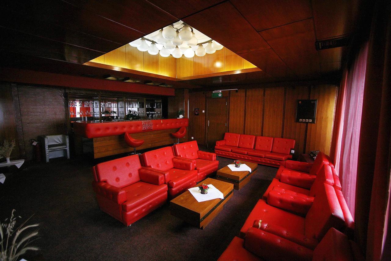 Golden Inn Hotel Majdanpek Zewnętrze zdjęcie